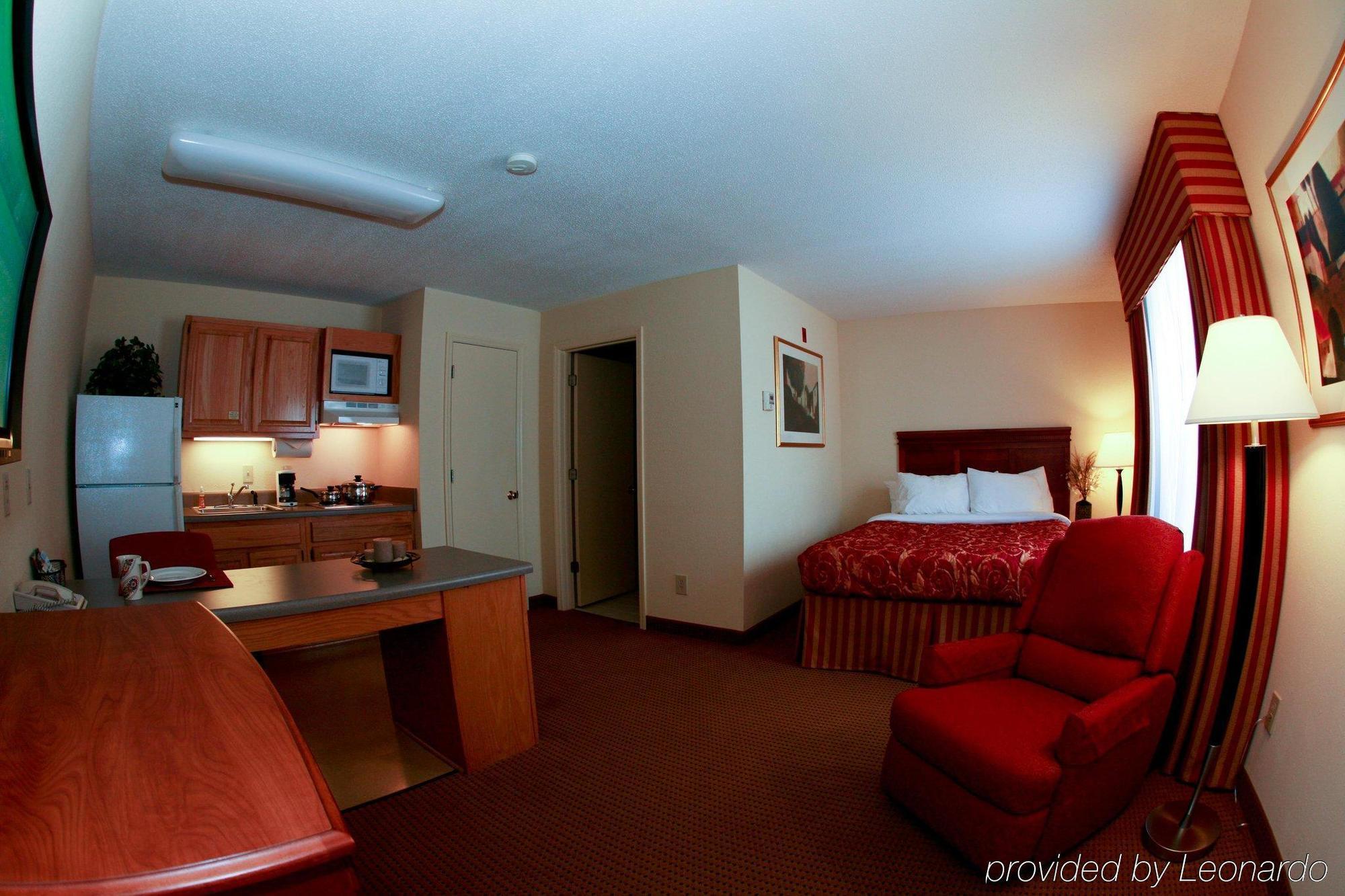 Intown Suites Extended Stay Auburn Al Номер фото
